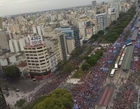 Vice Giordano: Todo mundo ao Congresso para impedir o roubo de aposentados!