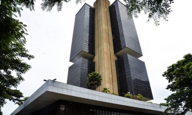 Grande imprensa engana a população sobre o aumento da dívida pública